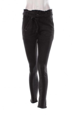 Blugi de femei Newplay Jeans, Mărime M, Culoare Negru, Preț 151,79 Lei