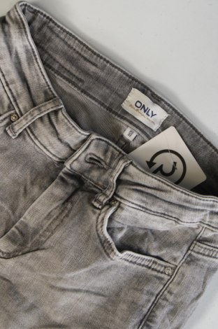 Damskie jeansy ONLY, Rozmiar XS, Kolor Szary, Cena 25,99 zł