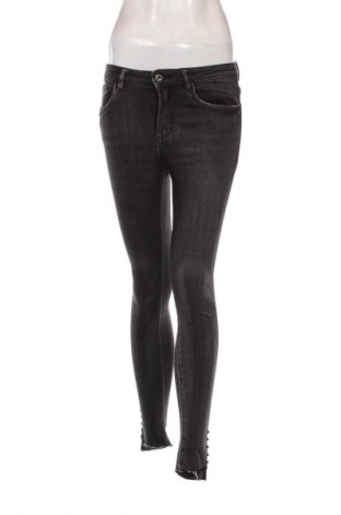 Damen Jeans Queen Hearts, Größe S, Farbe Grau, Preis € 8,29