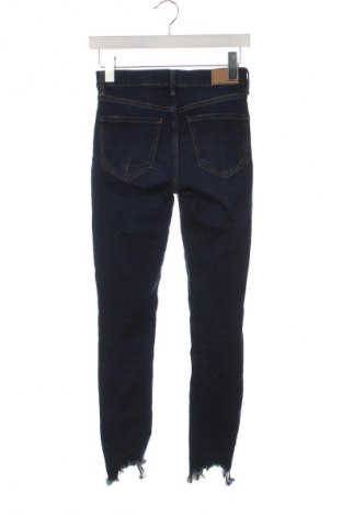 Damskie jeansy River Island, Rozmiar M, Kolor Niebieski, Cena 36,99 zł