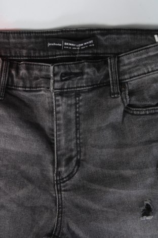 Damskie jeansy Stradivarius, Rozmiar M, Kolor Szary, Cena 25,99 zł