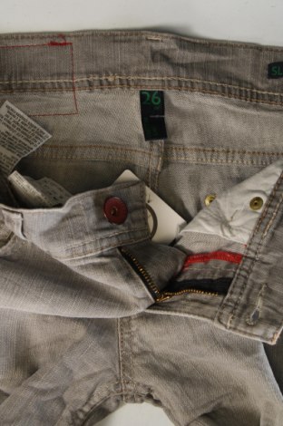 Damskie jeansy United Colors Of Benetton, Rozmiar S, Kolor Szary, Cena 26,99 zł