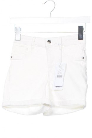 Damen Shorts Gina Tricot, Größe S, Farbe Weiß, Preis 7,49 €