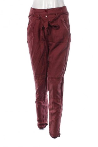 Damenhose Bershka, Größe M, Farbe Rot, Preis 9,49 €