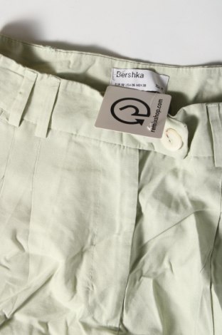 Damenhose Bershka, Größe S, Farbe Grün, Preis 5,99 €