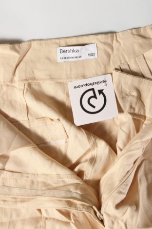 Damenhose Bershka, Größe S, Farbe Beige, Preis 3,99 €