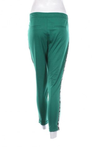 Pantaloni de femei Bershka, Mărime XS, Culoare Verde, Preț 13,99 Lei