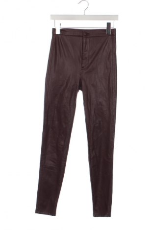 Damskie spodnie Pull&Bear, Rozmiar S, Kolor Czerwony, Cena 28,99 zł