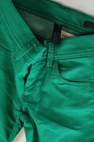 Pantaloni de femei United Colors Of Benetton, Mărime XS, Culoare Verde, Preț 27,99 Lei