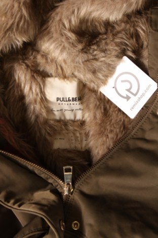 Γυναικείο μπουφάν Pull&Bear, Μέγεθος S, Χρώμα Πράσινο, Τιμή 23,12 €