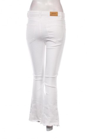 Damen Jeans Stradivarius, Größe S, Farbe Weiß, Preis 5,99 €