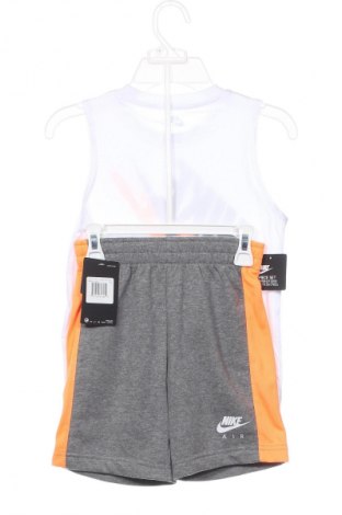 Παιδικό σύνολο Nike, Μέγεθος 4-5y/ 110-116 εκ., Χρώμα Πολύχρωμο, Τιμή 20,99 €