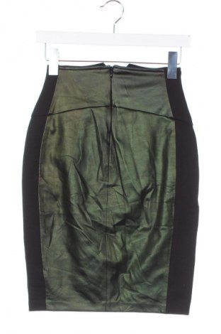 Fustă de piele Stradivarius, Mărime M, Culoare Verde, Preț 62,79 Lei