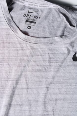 Tricou de bărbați Nike, Mărime XL, Culoare Gri, Preț 80,49 Lei