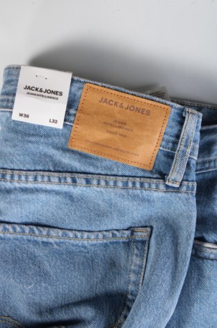 Herren Jeans Jack & Jones, Größe L, Farbe Blau, Preis 16,99 €