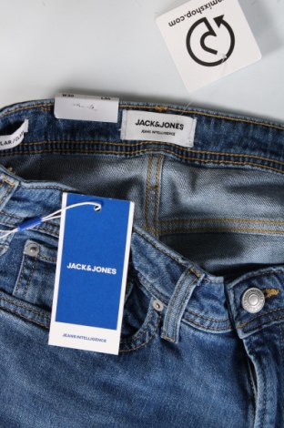 Pánske džínsy  Jack & Jones, Veľkosť M, Farba Modrá, Cena  15,95 €