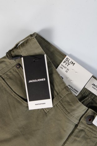 Pánske nohavice  Jack & Jones, Veľkosť M, Farba Zelená, Cena  51,25 €