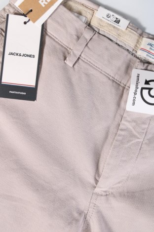 Pantaloni de bărbați Jack & Jones, Mărime M, Culoare Bej, Preț 88,49 Lei