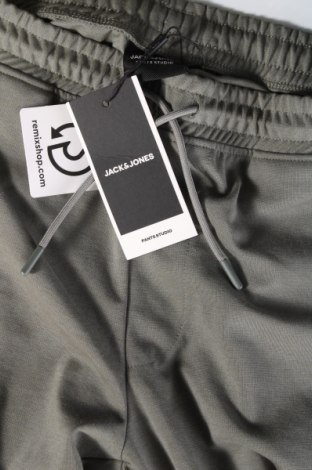 Męskie spodnie sportowe Jack & Jones, Rozmiar L, Kolor Zielony, Cena 218,79 zł