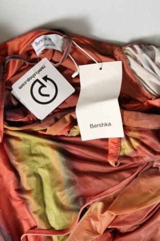 Рокля Bershka, Размер XS, Цвят Многоцветен, Цена 6,99 лв.