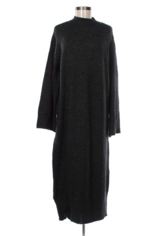 Kleid Object, Größe M, Farbe Grau, Preis 28,49 €