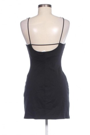 Kleid Stradivarius, Größe M, Farbe Schwarz, Preis 6,49 €