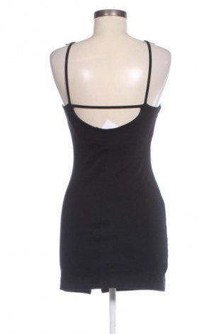 Kleid Stradivarius, Größe S, Farbe Schwarz, Preis 15,99 €