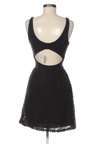 Rochie Stradivarius, Mărime S, Culoare Negru, Preț 33,99 Lei