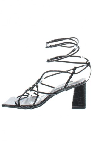 Sandalen Pretty Little Thing, Größe 38, Farbe Schwarz, Preis € 13,99