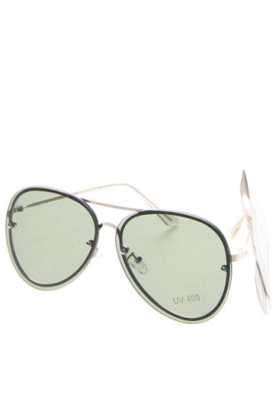 Sonnenbrille Pieces, Farbe Grün, Preis € 35,81