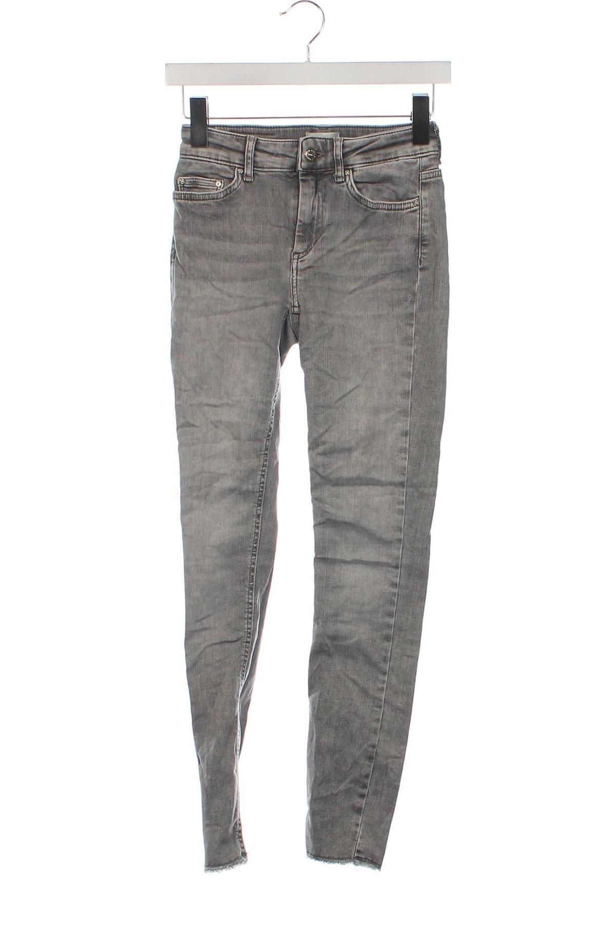 Damskie jeansy ONLY, Rozmiar XS, Kolor Szary, Cena 25,99 zł