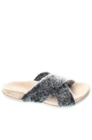 Papuci Strive Footwear, Mărime 36, Culoare Gri, Preț 465,99 Lei