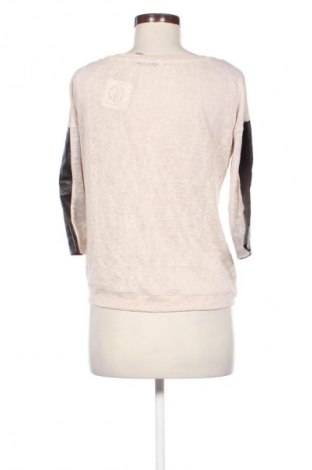 Damen Shirt Bershka, Größe S, Farbe Beige, Preis 9,72 €