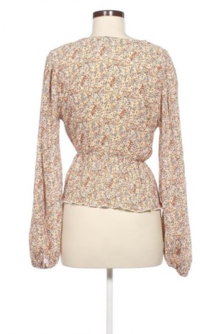 Damen Shirt NA-KD, Größe M, Farbe Mehrfarbig, Preis 23,99 €