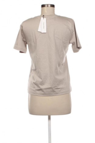 Dámské tričko Calvin Klein, Velikost XS, Barva Béžová, Cena  909,00 Kč