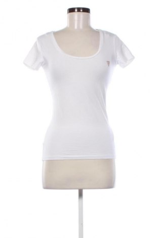Дамска тениска Guess, Размер XS, Цвят Бял, Цена 32,00 лв.
