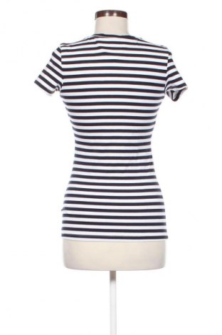 Damen T-Shirt Guess, Größe S, Farbe Mehrfarbig, Preis 16,37 €
