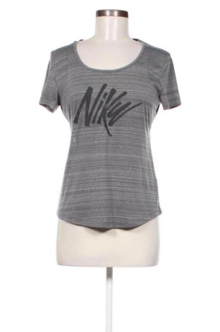 Tricou de femei Nike, Mărime S, Culoare Gri, Preț 71,05 Lei
