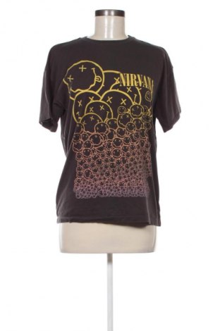 Γυναικείο t-shirt Pull&Bear, Μέγεθος M, Χρώμα Καφέ, Τιμή 16,52 €