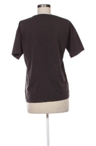 Γυναικείο t-shirt Pull&Bear, Μέγεθος M, Χρώμα Καφέ, Τιμή 16,52 €