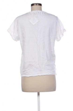 Γυναικείο t-shirt Stradivarius, Μέγεθος L, Χρώμα Πολύχρωμο, Τιμή 8,69 €