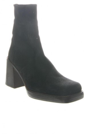 Damskie botki ASOS, Rozmiar 41, Kolor Czarny, Cena 357,99 zł
