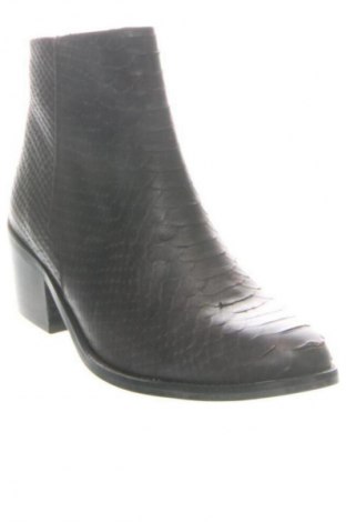 Botine de damă Jonak, Mărime 36, Culoare Maro, Preț 1.220,00 Lei