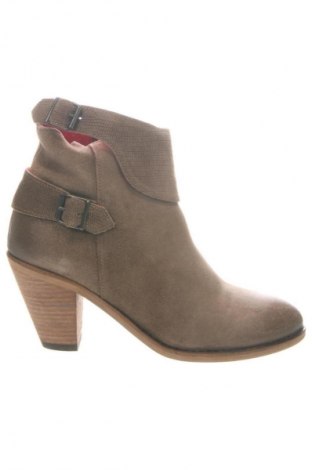 Botine de damă Pastelle, Mărime 40, Culoare Bej, Preț 535,00 Lei