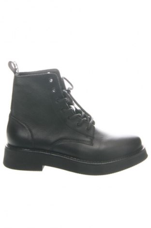 Damskie botki Tommy Jeans, Rozmiar 38, Kolor Czarny, Cena 744,99 zł