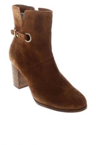 Дамски ботуши Koolaburra by UGG, Размер 38, Цвят Кафяв, Цена 314,99 лв.