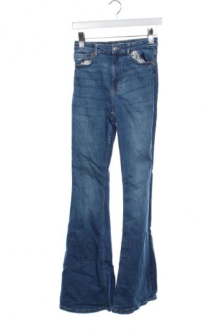 Dámské džíny  Bershka, Velikost XS, Barva Modrá, Cena  568,00 Kč