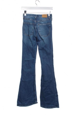 Dámské džíny  Bershka, Velikost XS, Barva Modrá, Cena  568,00 Kč