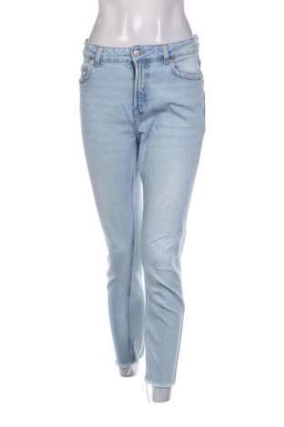Blugi de femei Bershka, Mărime S, Culoare Albastru, Preț 76,70 Lei