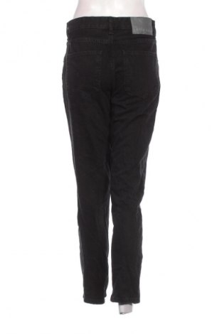 Blugi de femei Bershka, Mărime S, Culoare Negru, Preț 100,99 Lei